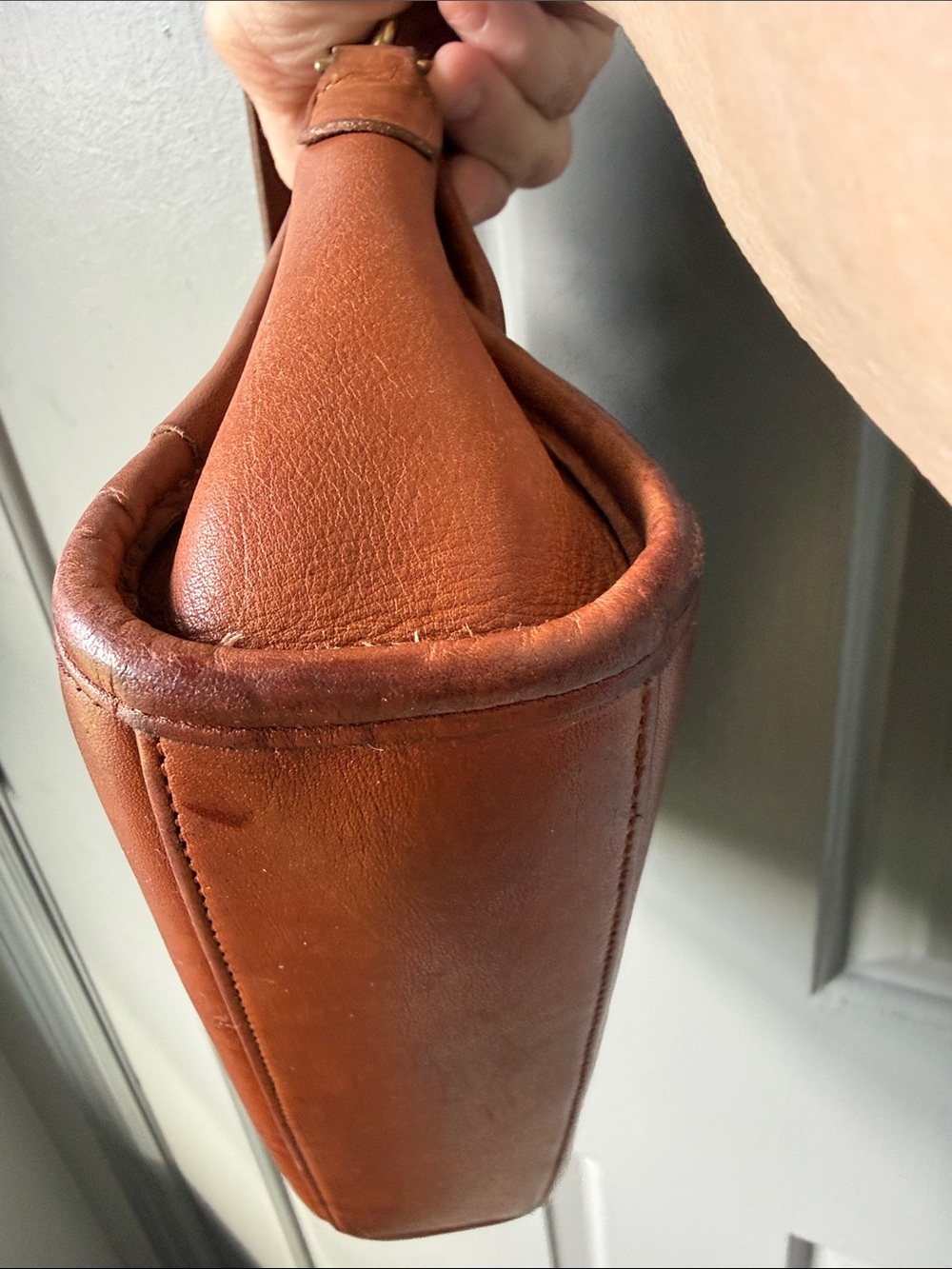 Vintage Coach Leather Crossbody Bag in Brown with Brass Hardware - Picture 11 of 11